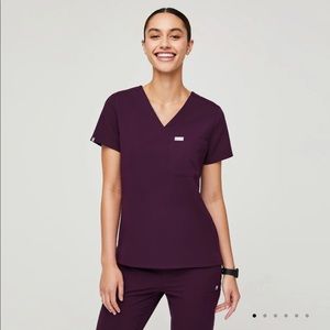 FIGS Deep Purple Catarina One-Pocket Scrub Top - S
